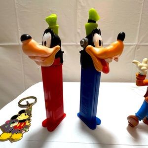 VINTAGE TOY LOT very cool old PEEZ GOOFY and brand new LEBRON JAMES TOY